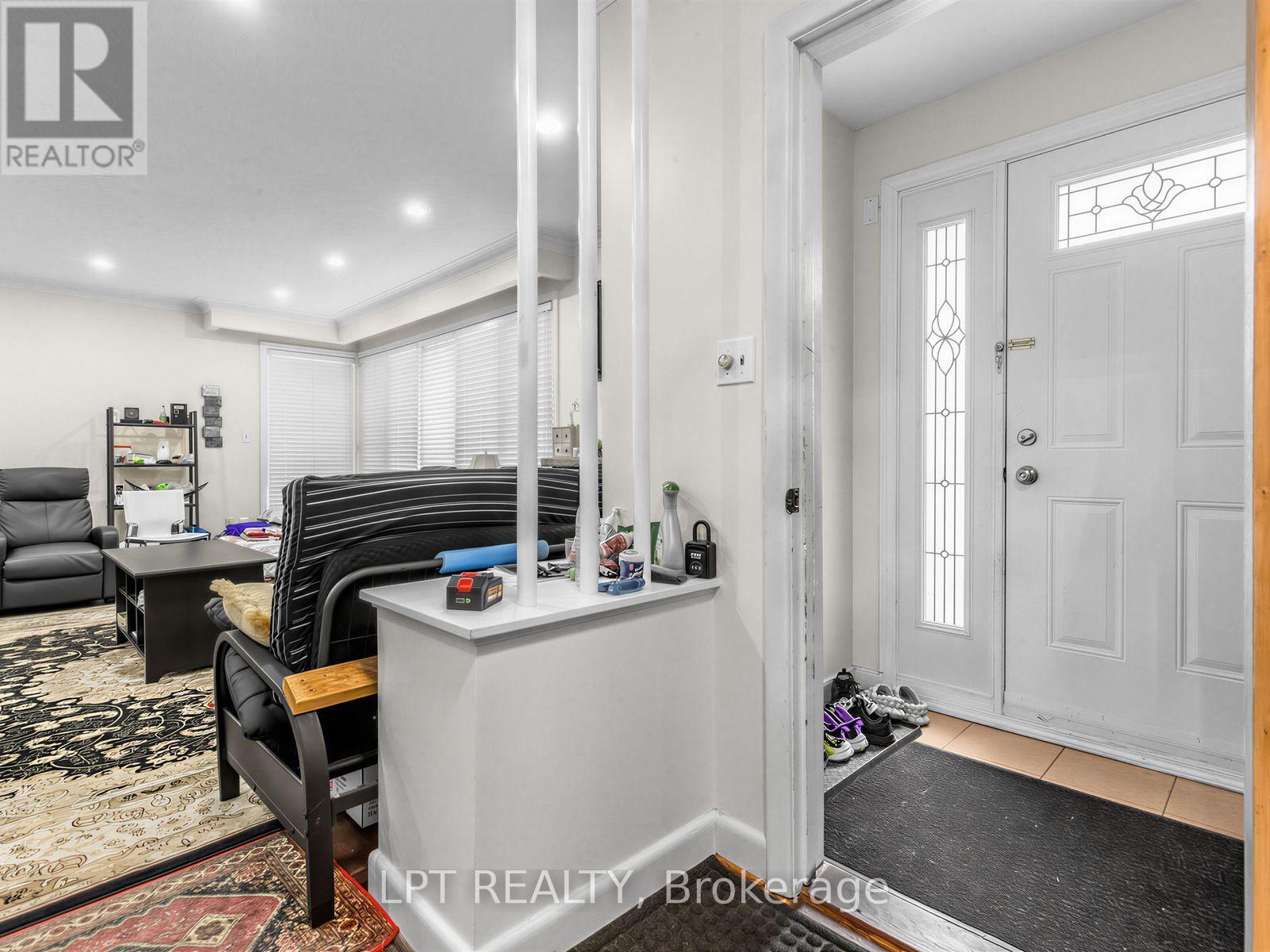 27 KINGSVIEW BOULEVARD - 9