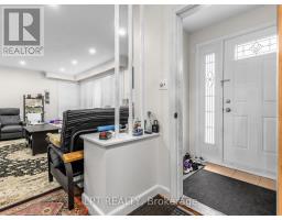 Living room - 27 Kingsview Boulevard, Toronto, ON M9R1T5 Photo 9