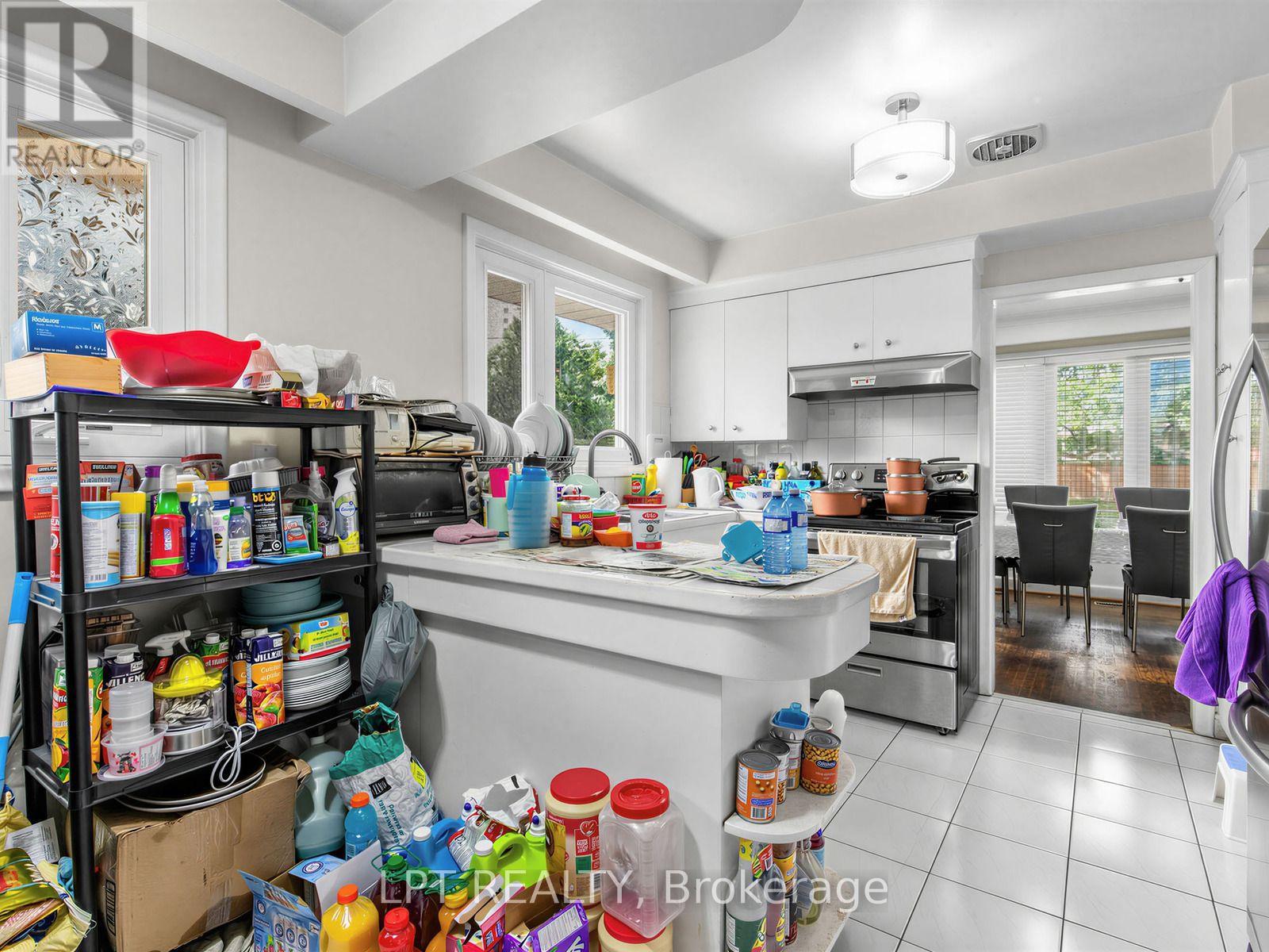 27 KINGSVIEW BOULEVARD - 7
