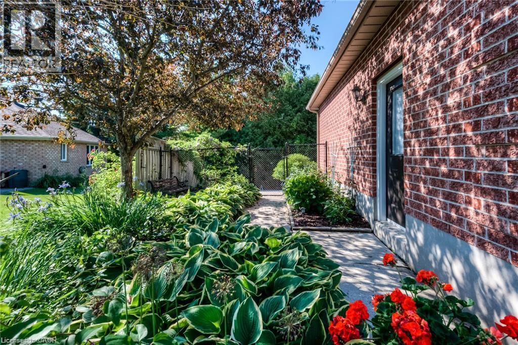 25 IDLE RIDGE Court — photo 2