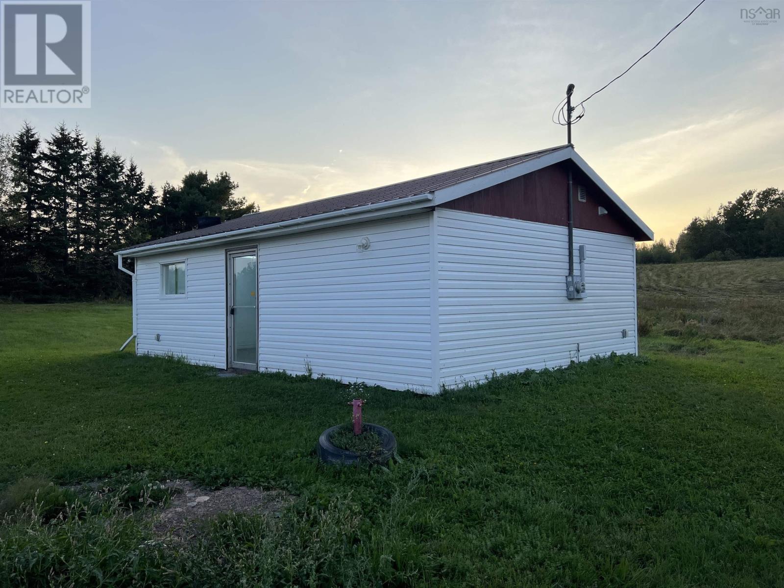 3111 Gairloch Road - 2