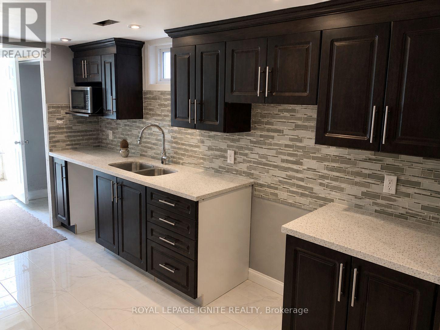 205 HUPFIELD TRAIL - Image 34
