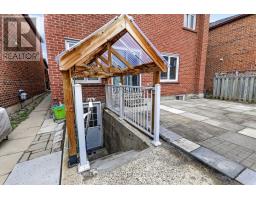 205 Hupfield Trail, Toronto, ON M1B4N9 Photo 33