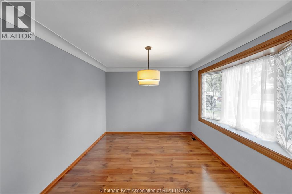 25 Sylvester DRIVE - 26