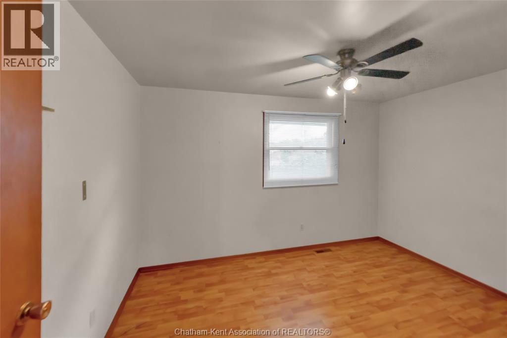 25 Sylvester DRIVE - 32