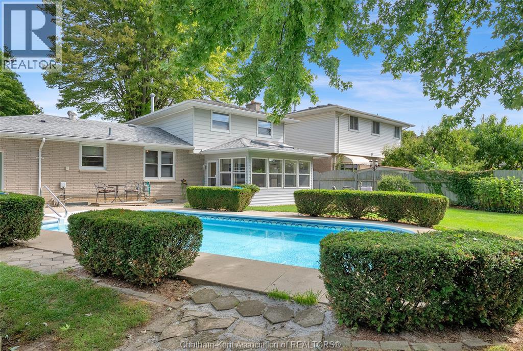 25 Sylvester DRIVE - 47