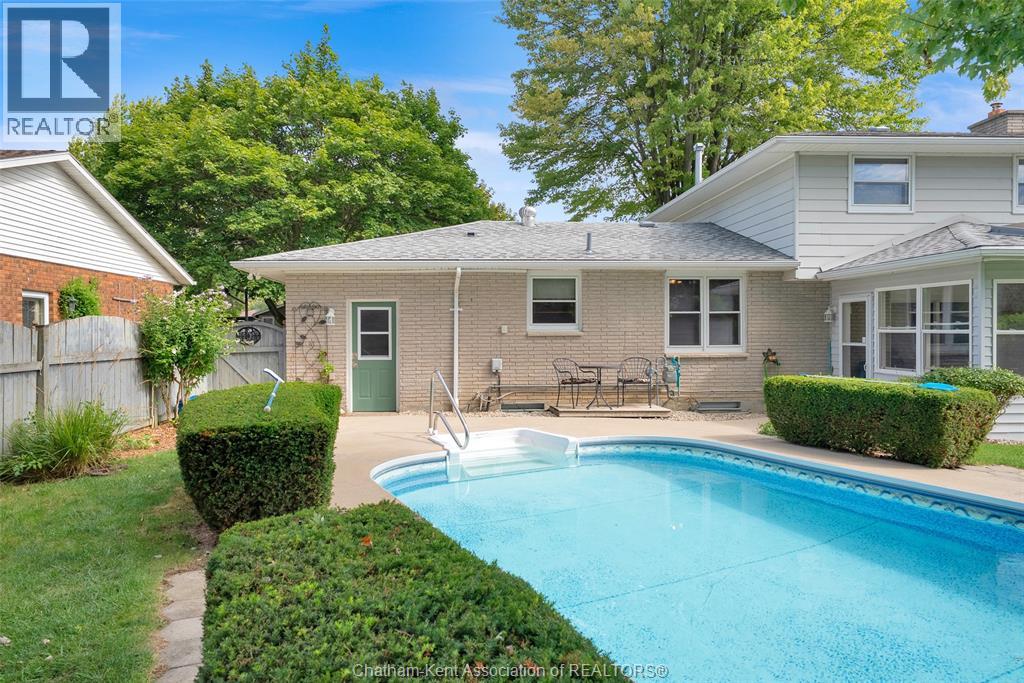 25 Sylvester DRIVE - 50
