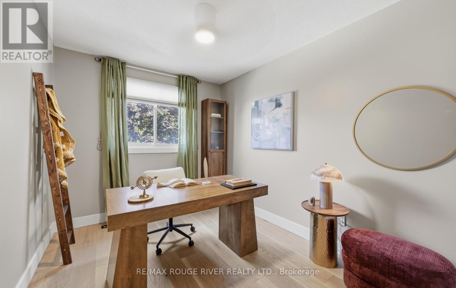 #72 960 GLEN STREET - Image 20