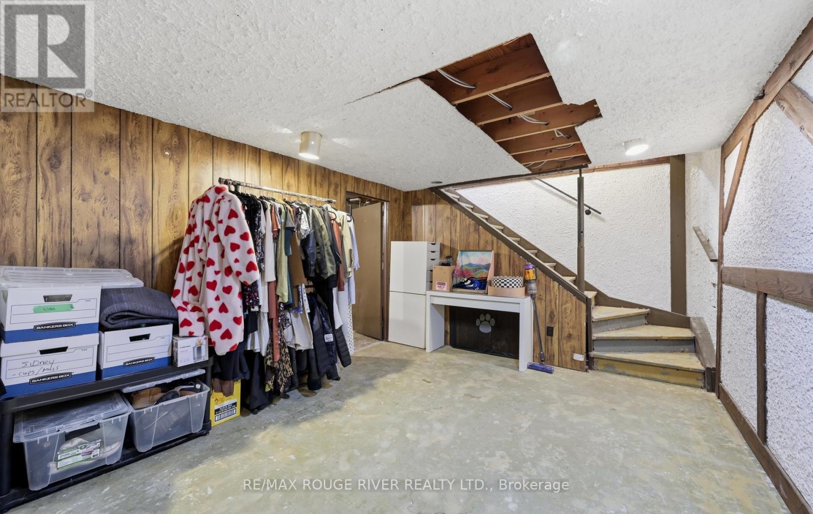 #72 960 GLEN STREET - Image 25
