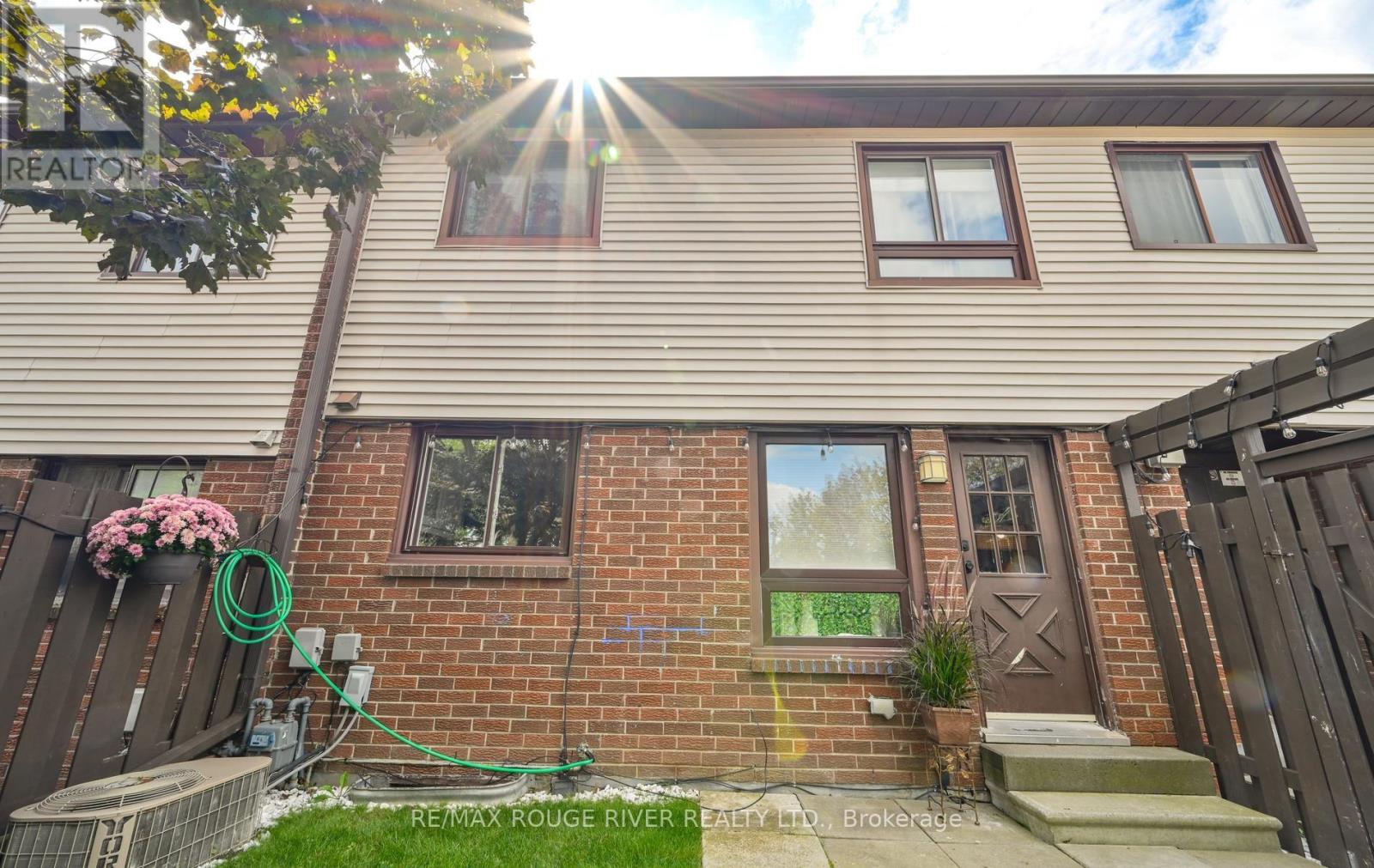 #72 960 GLEN STREET - 40