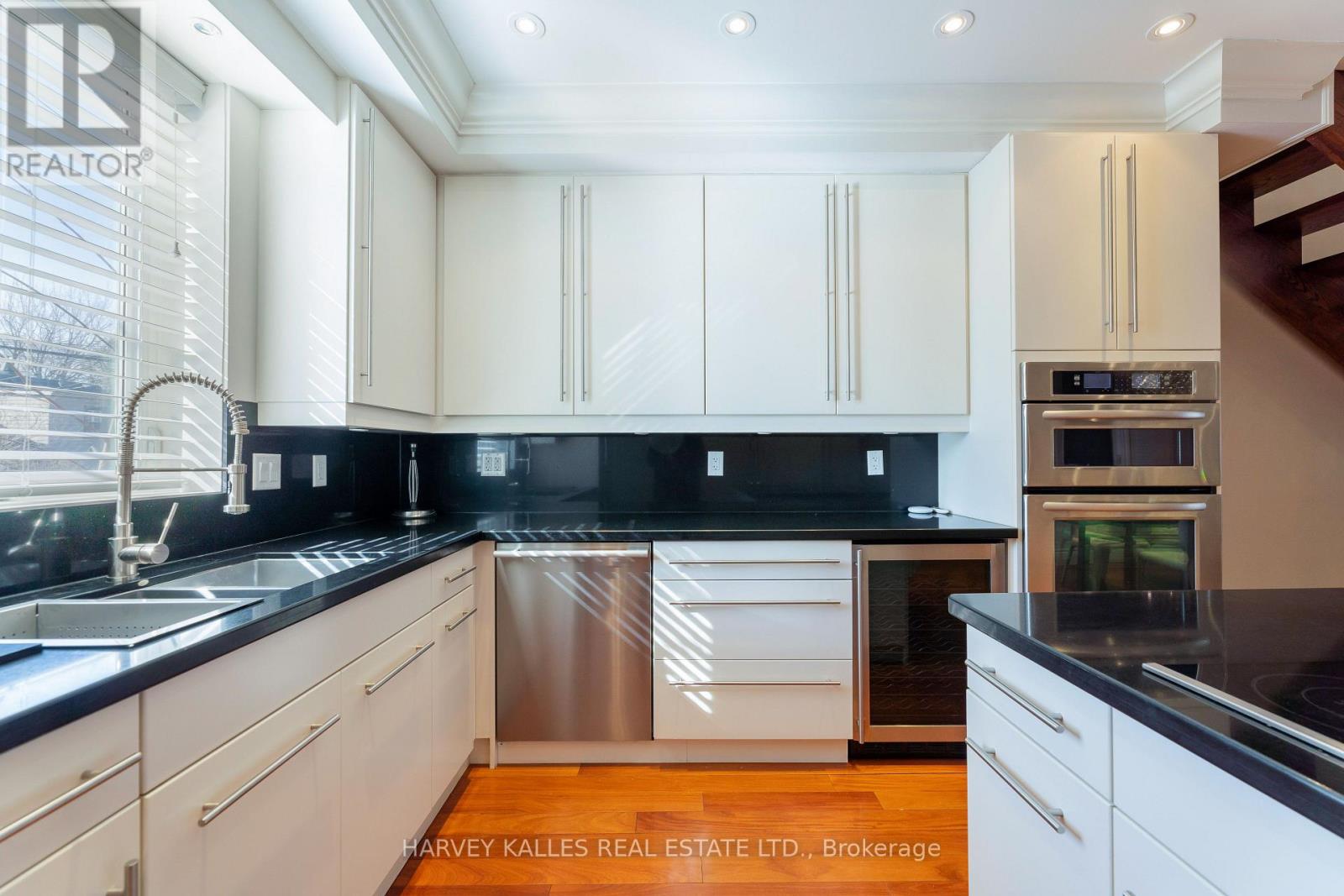 1107 GERRARD STREET E - 13