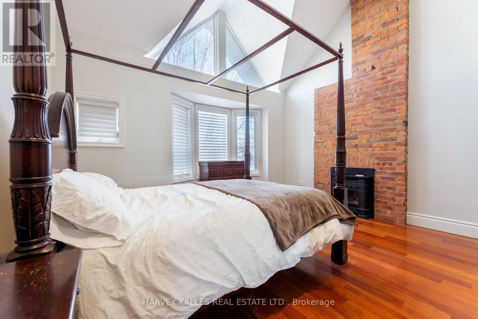 1107 GERRARD STREET E - 18