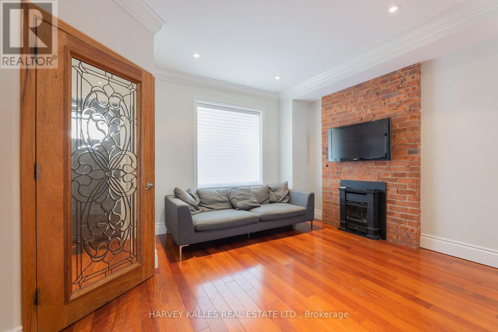 1107 GERRARD STREET E - 6