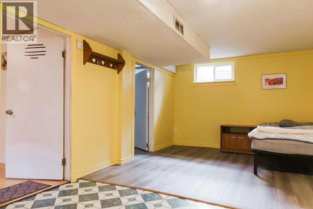 9940 88 Avenue - 24