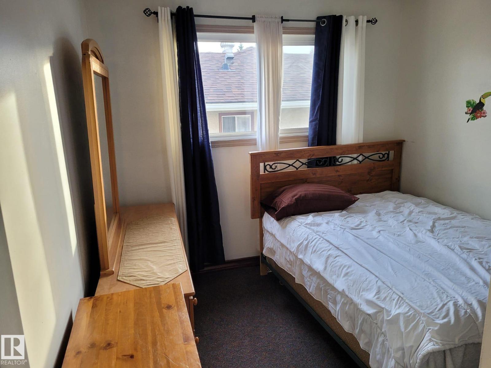 11440 144 AV NW - 8