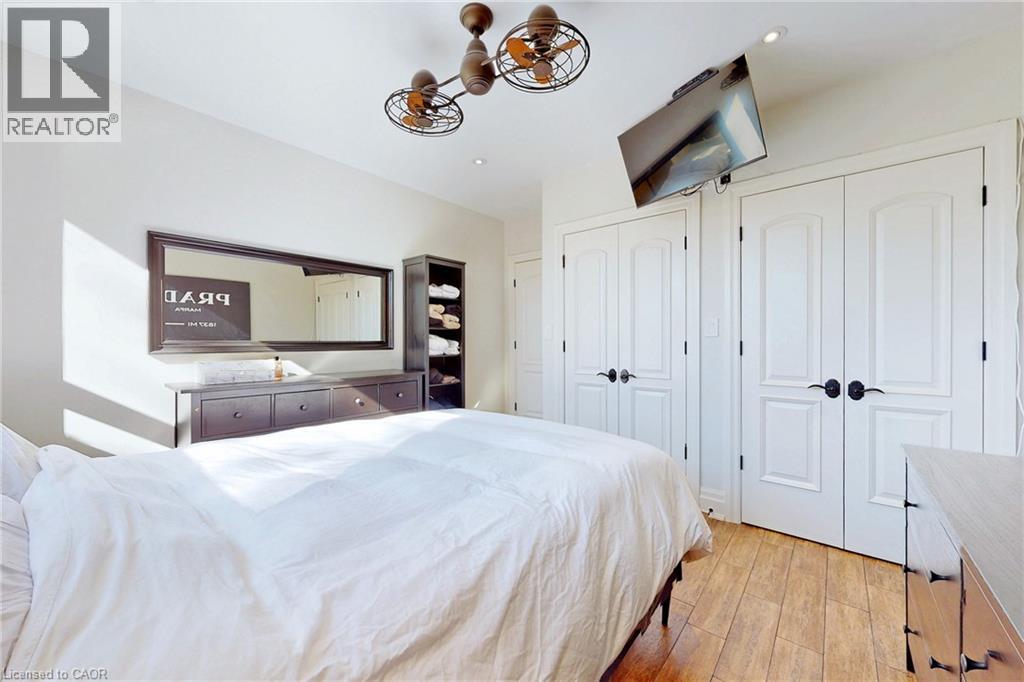 #108 397 KING Street W - 20