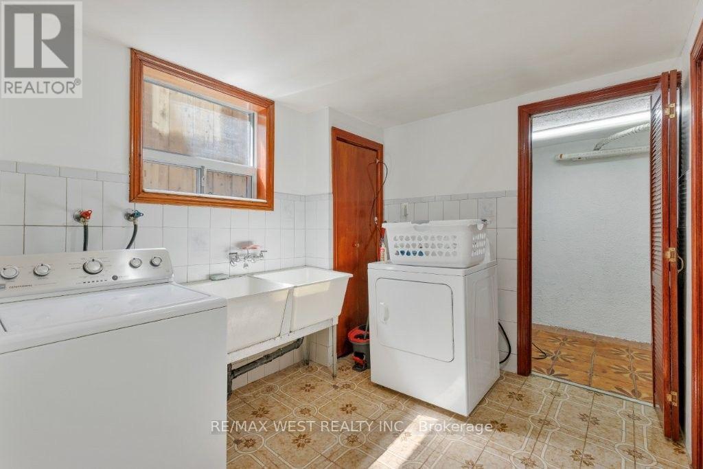 214 MARKHAM STREET - 28