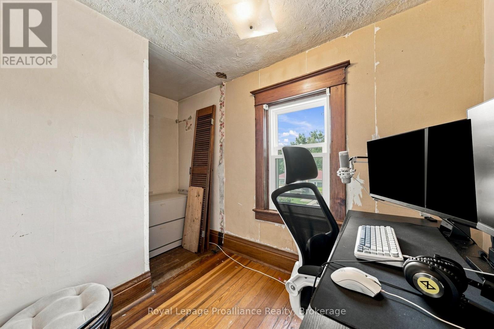 135 MCGILL STREET - 21