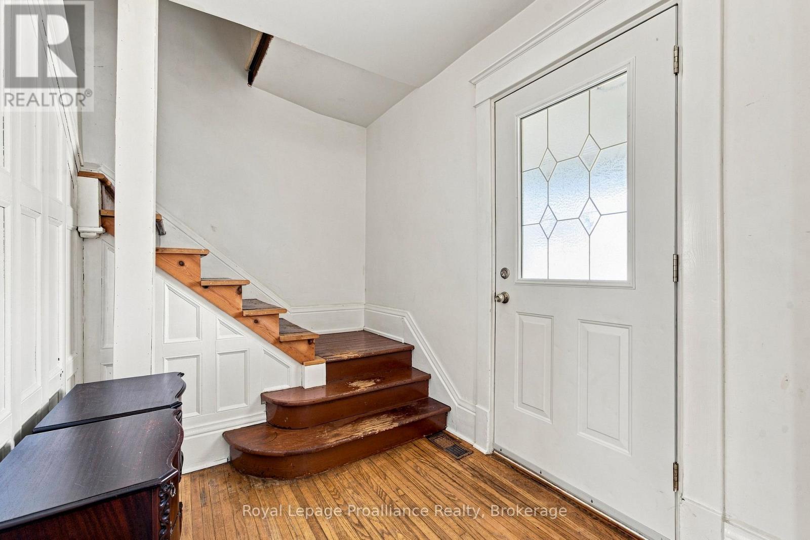 135 MCGILL STREET - 5