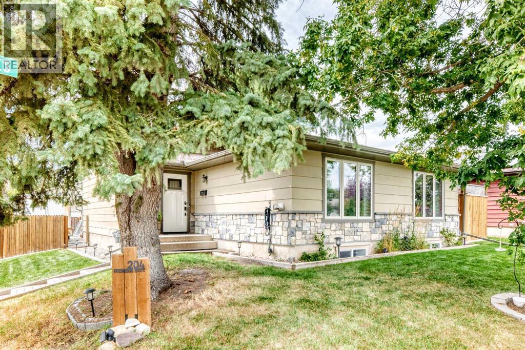 204 Midridge Crescent SE, Calgary, Alberta, T2X1C6