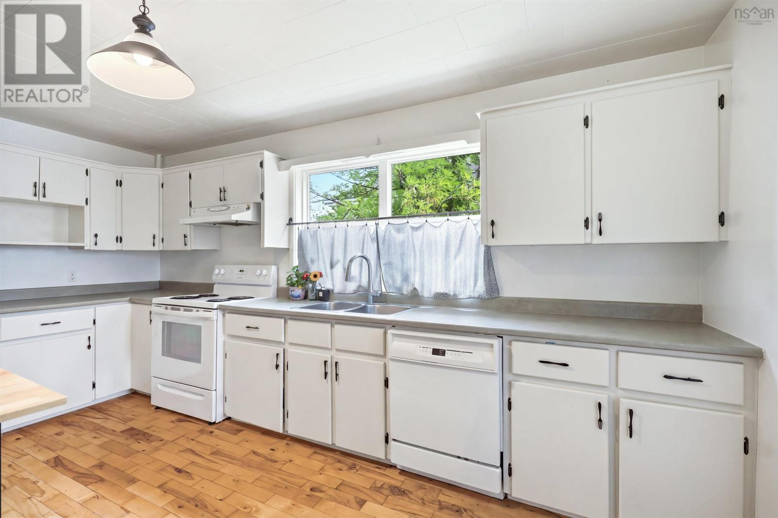 9 Cedar Street - 19