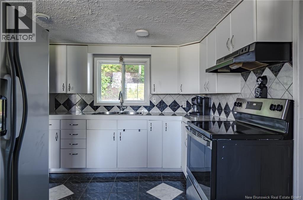 225 Woolastook Drive - Image 3