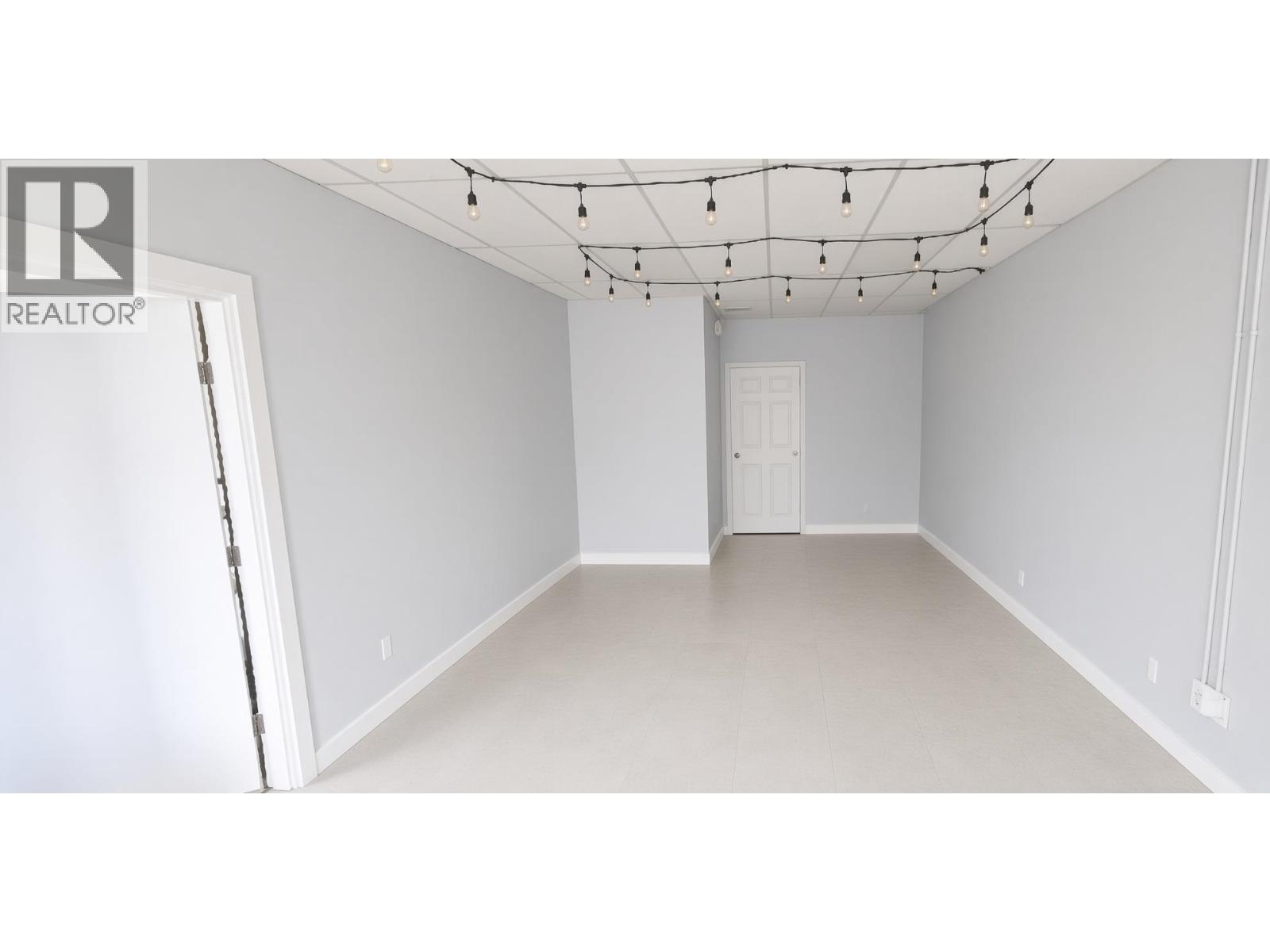  4558 LAZELLE Avenue, Terrace