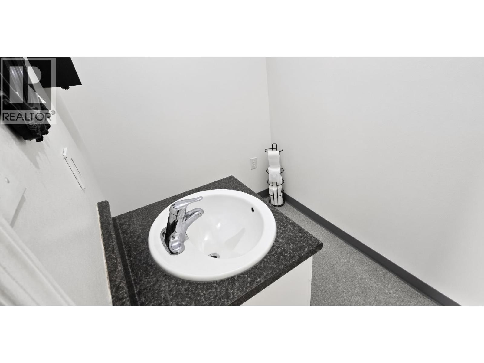  4558 LAZELLE Avenue, Terrace