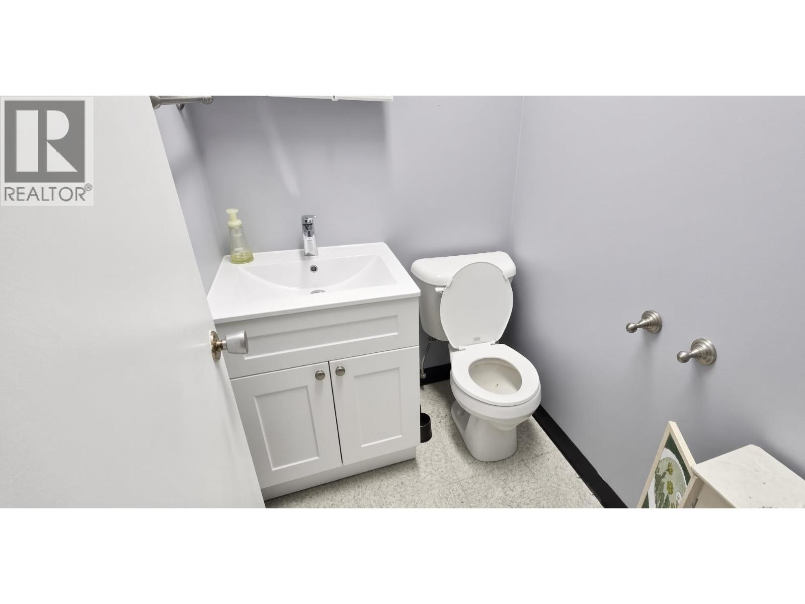  4558 LAZELLE Avenue, Terrace