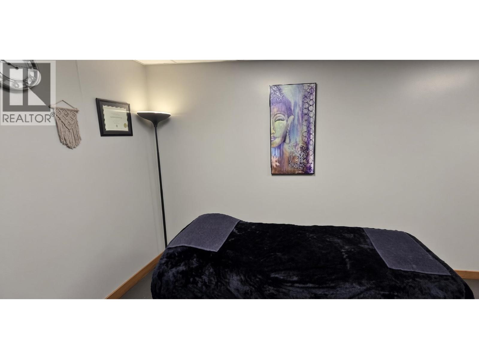  4558 LAZELLE Avenue, Terrace