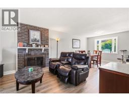 Kitchen - 4 Eileen Street, Waterdown, ON L9H7E6 Photo 10