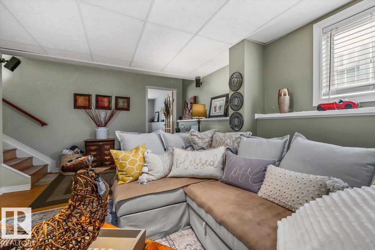 14516 37 ST NW - 21