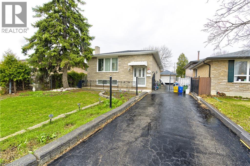 78 MARKSON Crescent - 3