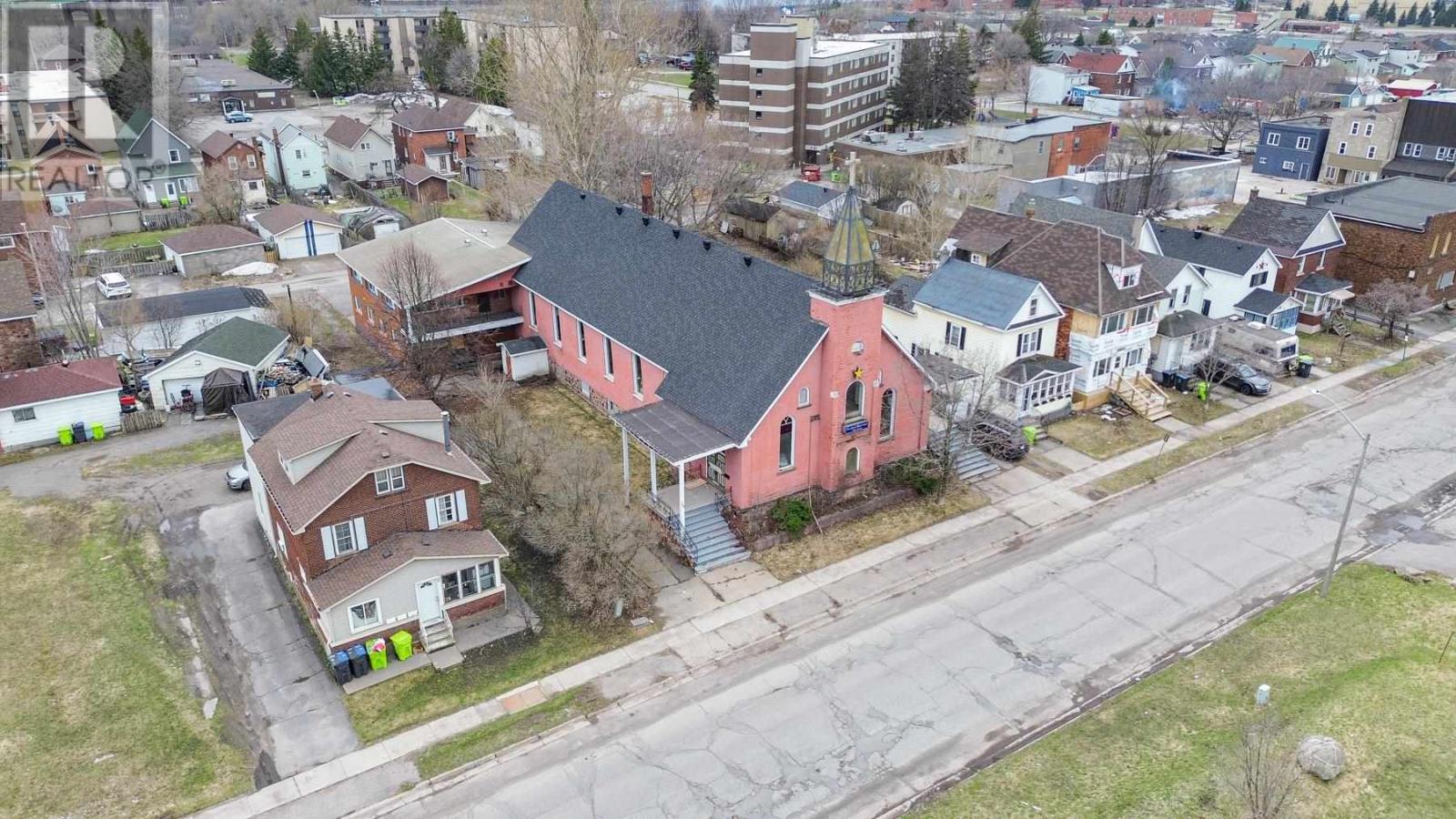 549 Cathcart ST - 11