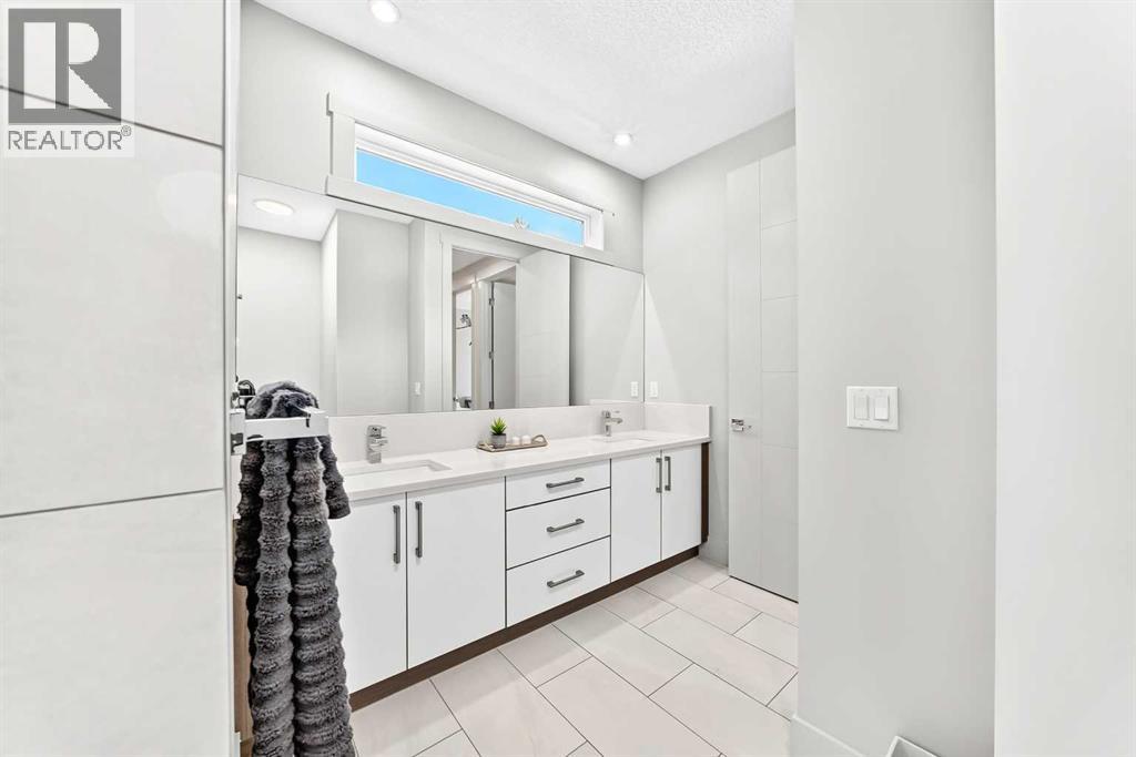 218 26 Avenue NW - 32