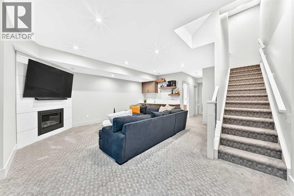 218 26 Avenue NW - 36