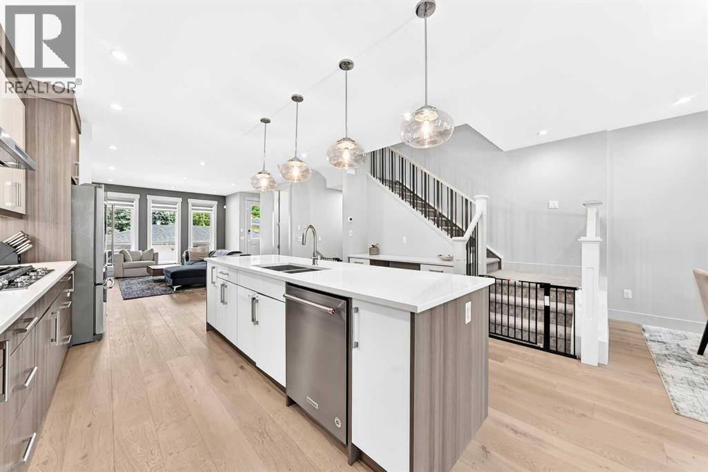 218 26 Avenue NW - 5