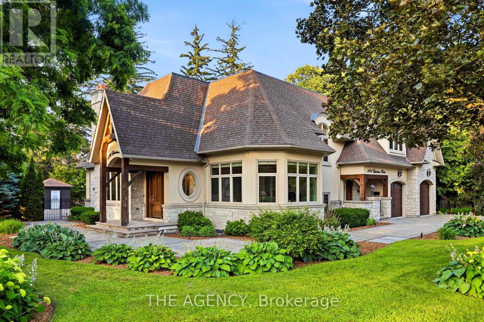 1098 LAKESHORE ROAD W - Image 3