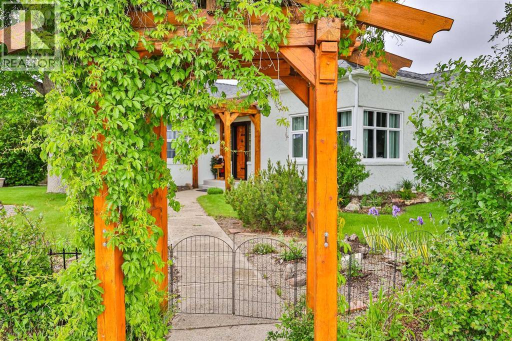 405 3 Avenue W, Cardston, Alberta, T0K0K0
