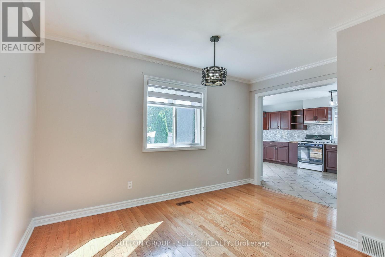 54 SUNRISE CRESCENT - 15
