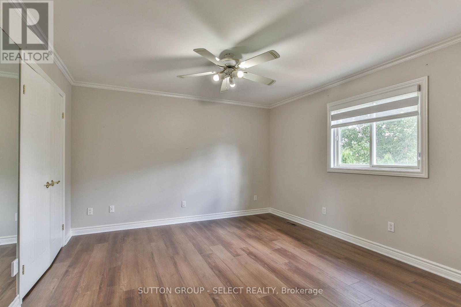 54 SUNRISE CRESCENT - 17