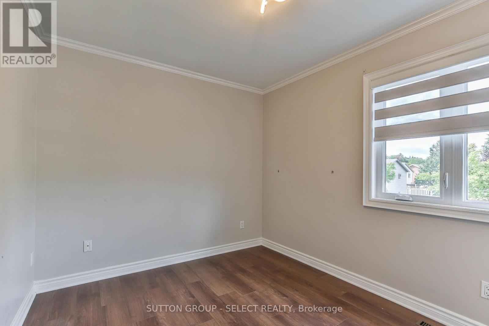 54 SUNRISE CRESCENT - 22