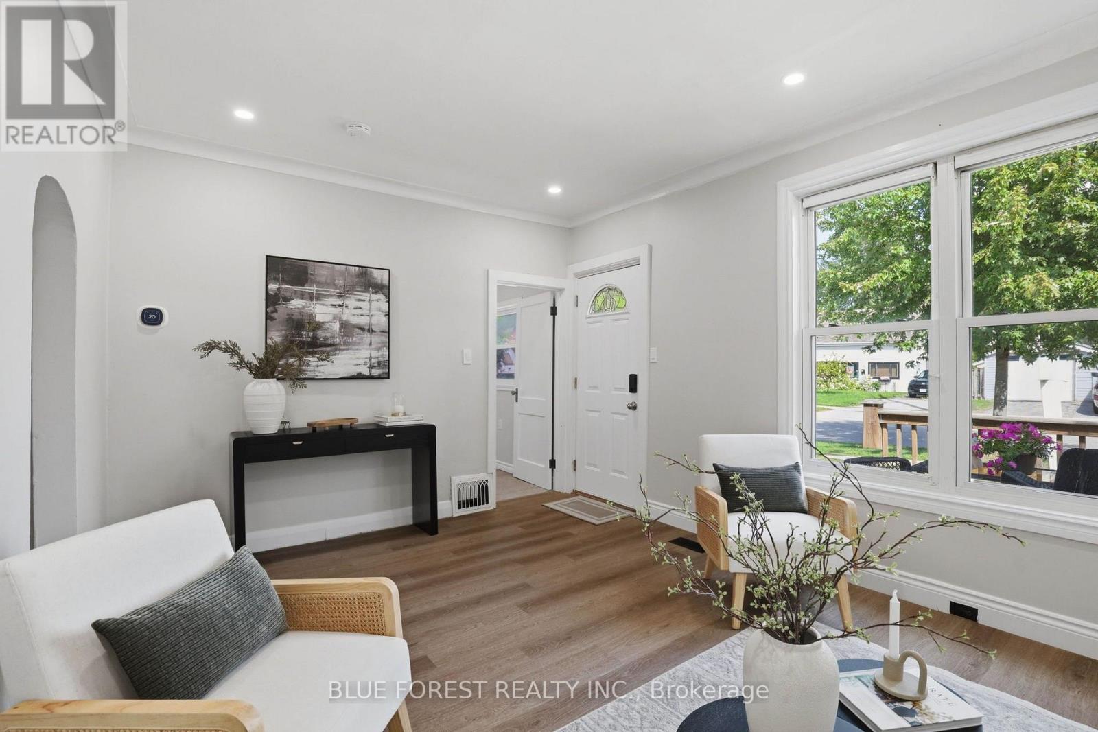 35 MACKAY AVENUE - Image 11
