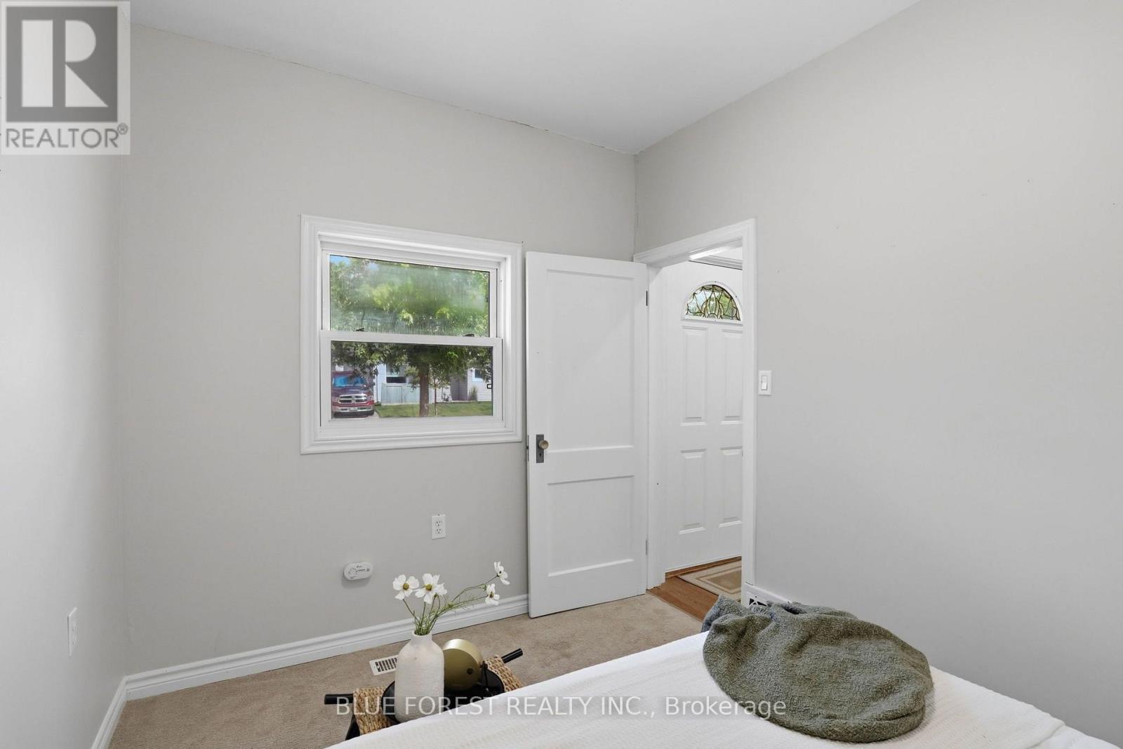 35 MACKAY AVENUE - 18