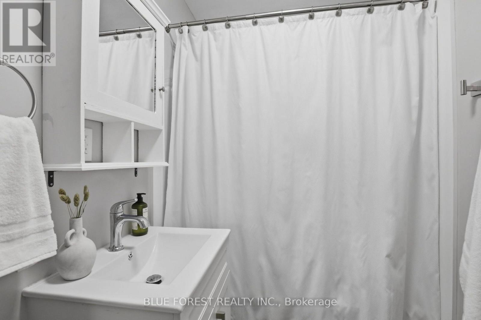 35 MACKAY AVENUE - 20