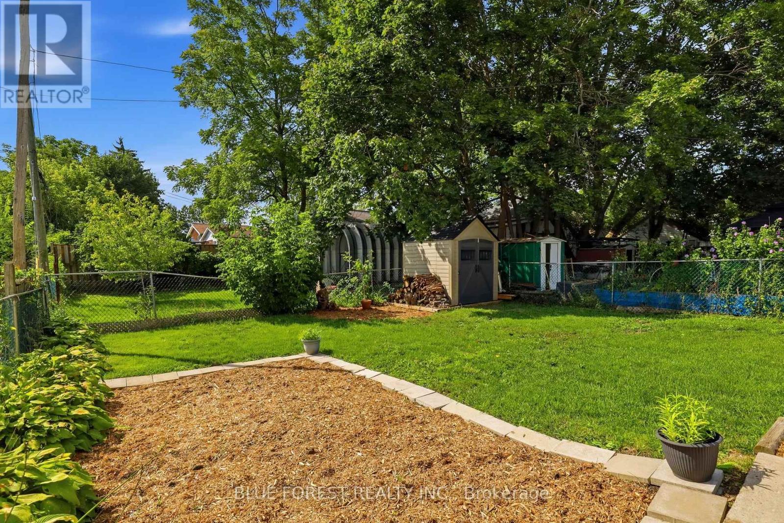 35 MACKAY AVENUE - 29
