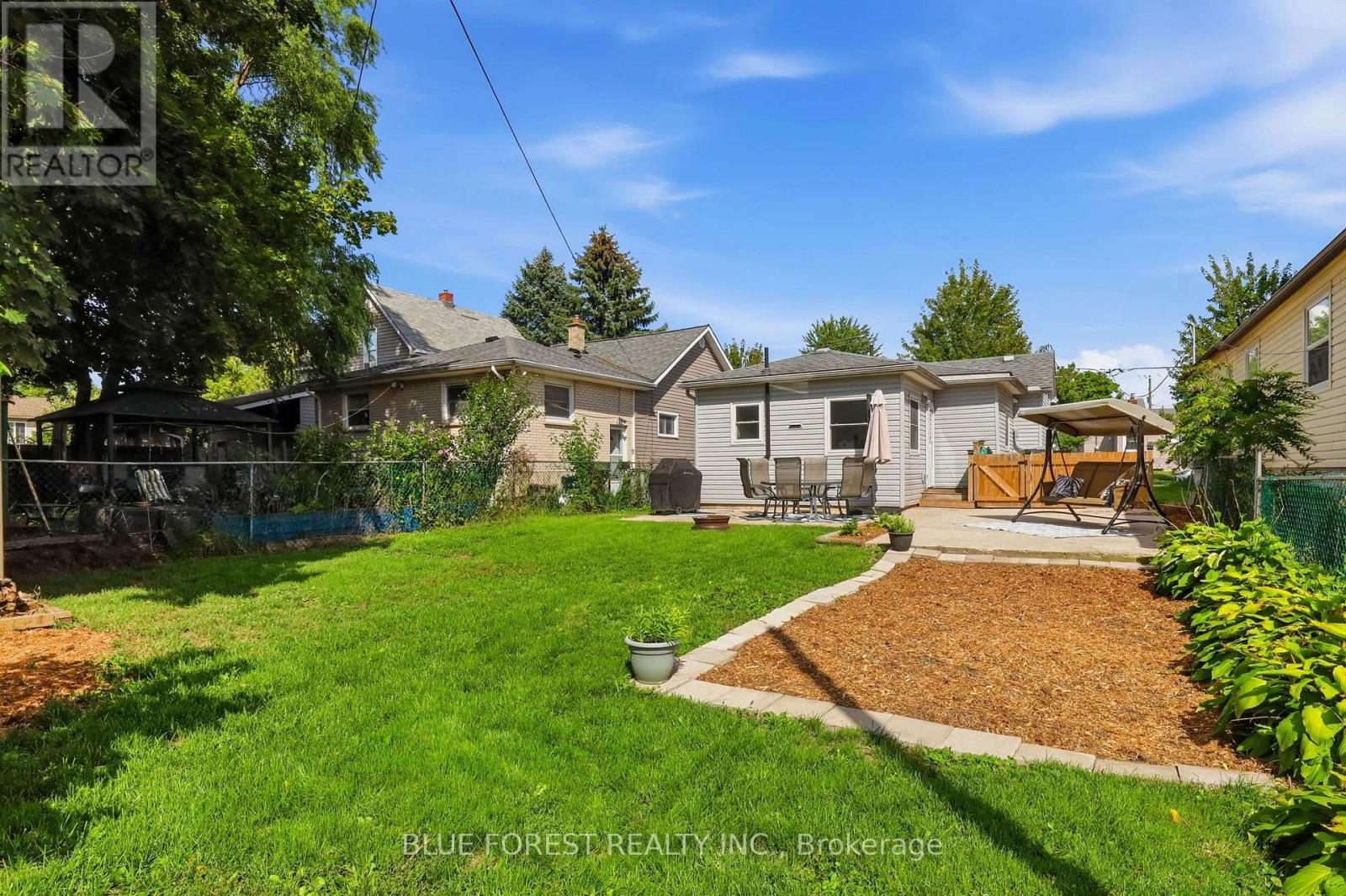 35 MACKAY AVENUE - Image 31