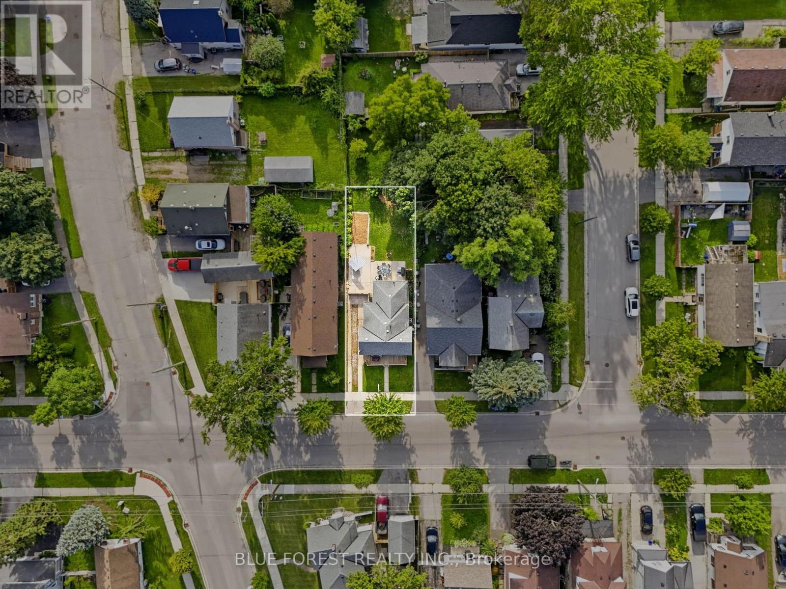 35 MACKAY AVENUE - 34