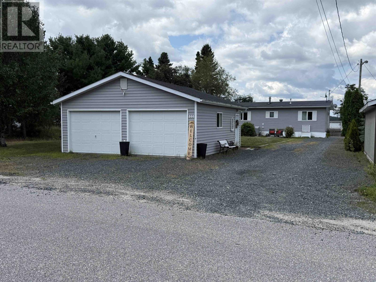 144 Lakeshore DR