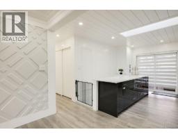2710 Victor St, Victoria, BC V8R4E4 Photo 21